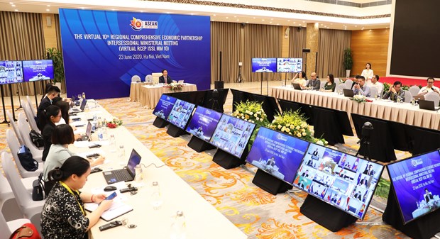 The Vietnamese side at the videoconference on the RCEP on June 23 (Photo: VNA)