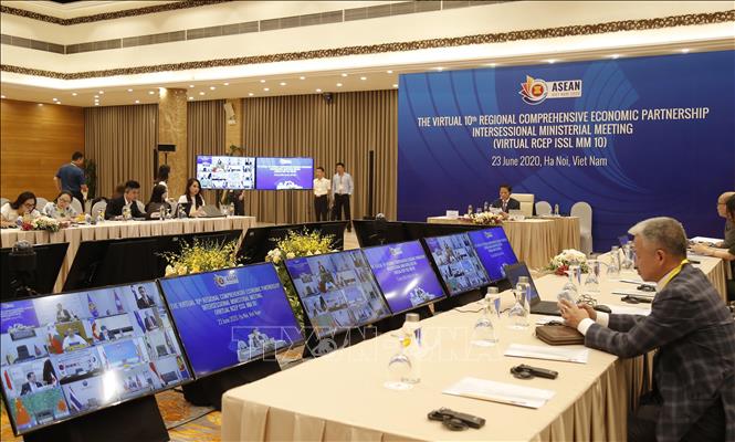 Quang cảnh Hội nghị trực tuyến Bộ trưởng RCEP giữa kỳ lần thứ 10 tại Hà Nội. Ảnh: Hoàng Việt/TTXVN