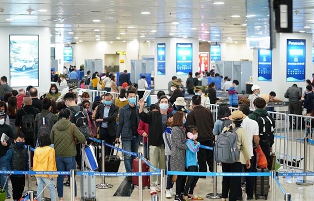 Among the total 355 infections, 215 are imported and quarantined upon arrival. (Photo: VNA)