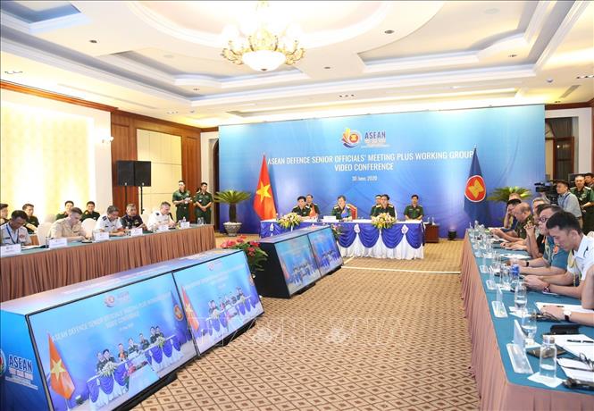Quang cảnh Hội nghị trực tuyến Nhóm làm việc Quan chức quốc phòng cấp cao ASEAN mở rộng. 