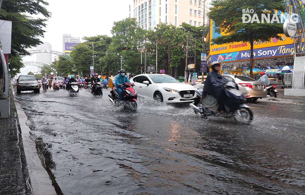Đà Nẵng đón trận mưa giữa những ngày nắng nóng gay gắt