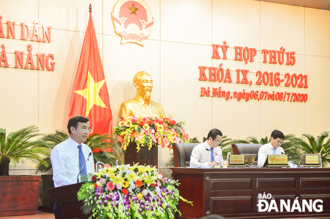 Phó Chủ tịch UBND thành phố Lê Trung Chinh trả lời chất vấn về dự án Mường Thanh