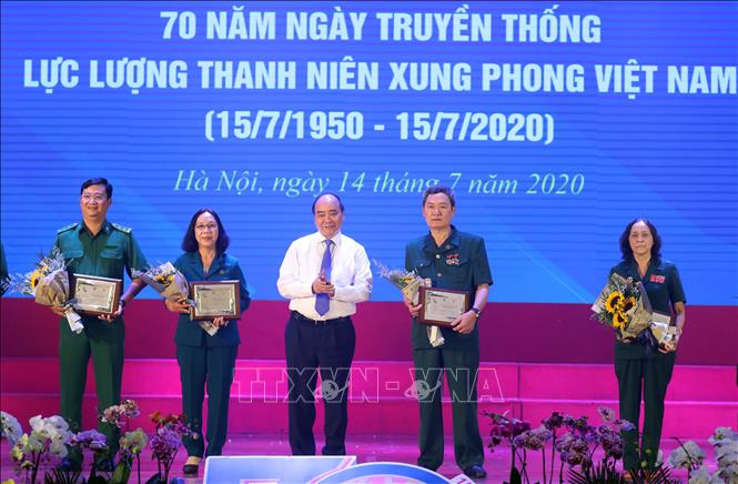 Thủ tướng dự Lễ kỷ niệm 70 năm Ngày truyền thống Lực lượng Thanh niên xung phong