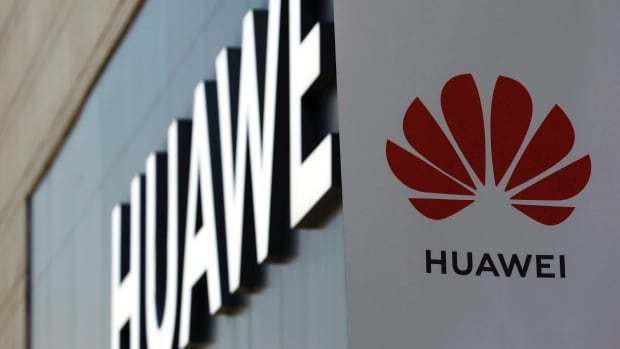 Trump thừa nhận đã thuyết phục Anh cấm thiết bị 5G của Huawei