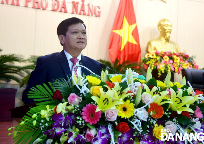 Chủ tịch HĐND thành phố Nguyễn Nho Trung phát biểu khai mạc tại kỳ họp thứ 15 HĐND khóa IX, nhiệm kỳ 2016-2021. Ảnh: TRỌNG HUY