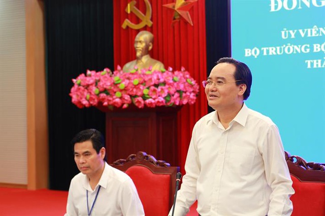 Bộ trưởng Phùng Xuân Nhạ phát biểu tại buổi làm việc với lãnh đạo tỉnh Sơn La