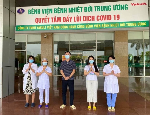 Three more Vietnamese patients with Covid-19 have recovered and were released from treatment facility of the National Hospital of Tropical Diseases on Thursday morning.