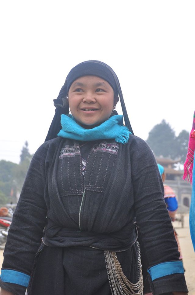 Trang phục bình dị của thiếu nữ dân tộc La Chí ở xã Nậm Khánh, huyện Bắc Hà (Lào Cai) 