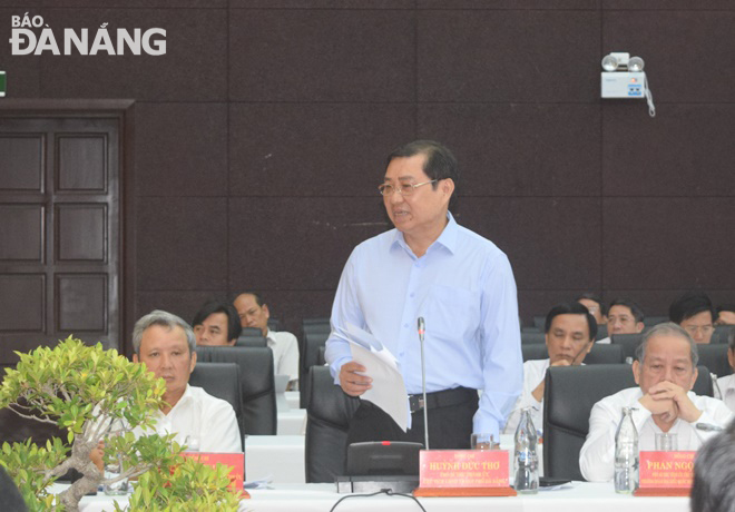 Chủ tịch UBND thành phố Đà Nẵng Huỳnh Đức Thơ phát biểu tại buổi làm việc. Ảnh: HOÀNG HIỆP