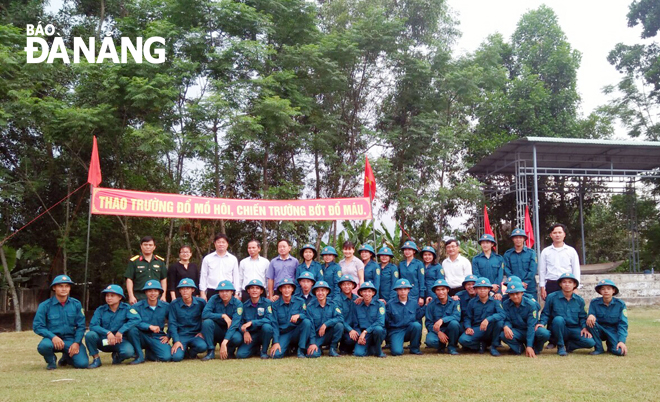 Lực lượng vũ trang địa phương được huấn luyện hằng năm luôn đạt chỉ tiêu và chất lượng. TRONG ẢNH:  Lực lượng vũ trang xã Hòa Phú ra quân huấn luyện năm 2020.Ảnh: H.S