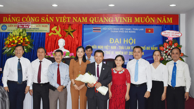 the new 15-member Executive Board of VTFA’s Da Nang Chapter 