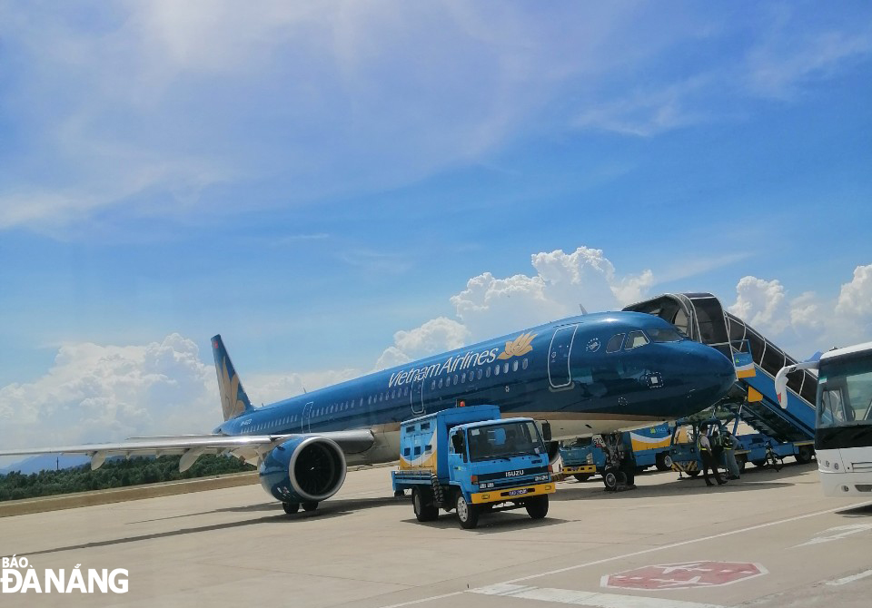 Đường bay Đà Nẵng - Vân Đồn (Quảng Ninh) do hãng hàng không quốc gia Vietnam Airlines khai thác sẽ giúp kết nối hai địa phương. Ảnh: THU HÀ