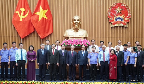 Thủ tướng trao Huân chương Hồ Chí Minh cho ngành kiểm sát nhân dân - Ảnh: VGP/Quang Hiếu