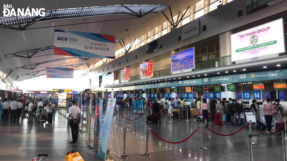Qua trao đổi với đại diện của Sở Du lịch thành phố không có cảnh chen lấn rời Đà Nẵng tại sân bay. Ảnh chụp chiều 24-7, Ảnh: CTV