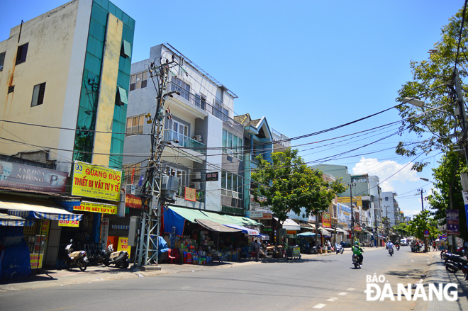 The bustling Hai Phong Street where the Da Nang General and C hospitals are headquartered has been quieter than usual in the wake of physical isolation mandates from the municipal government.