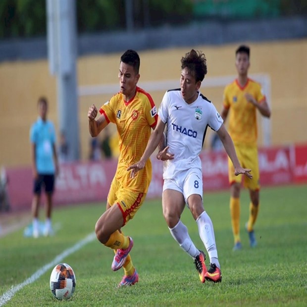 Thanh Hoa vs Hoang Anh Gia Lai on July 23 in the V.League 1. The VPF officially announced the suspension of matches in the V.League 1 and V.League 2 on July 26 due to the COVID-19 pandemic. (Photo thoidai.com.vn)