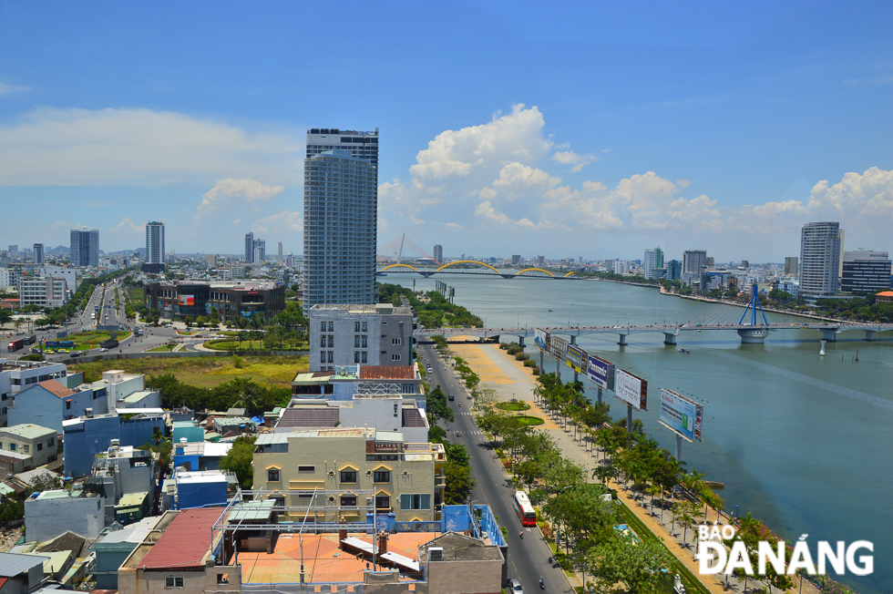 Da Nang was eerily quiet Tuesday after the social distancing, following Prime Minister Nguyen Xuan Phuc's Directive No 16, went into effect at midnight.