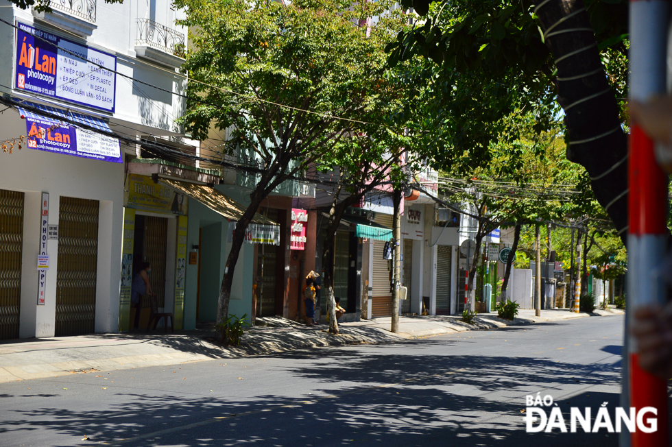 An empty corner of Nguyen Thi Minh Khai Street