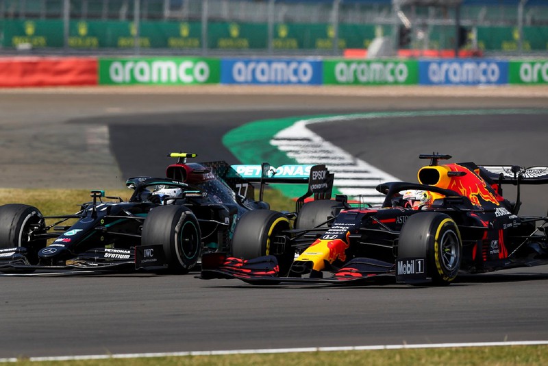 Red Bull soán ngôi Mercedes ngoạn mục tại chặng đua kỷ niệm 70 năm F1