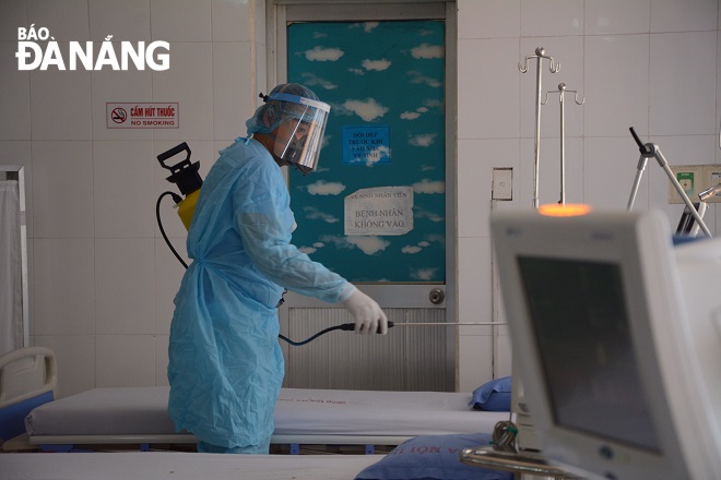  The spraying of disinfectants being conducted at the 199 Hospital in preparation for the admission of patients transferred from other blockaded hospitals