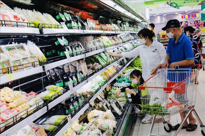Khách mua sắm tại siêu thị Big C Thăng Long (Hà Nội). Ảnh: Trần Việt/TTXVN