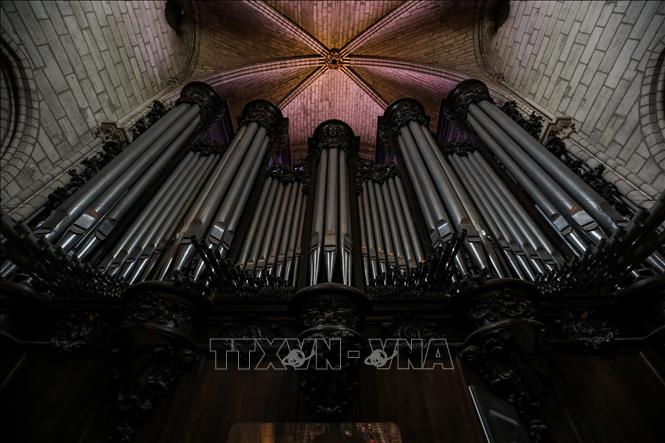 Chiến đàn organ ống tại Nhà thờ Đức Bà (Notre-Dame) ngày 28/6/2018. Ảnh: AFP/TTXVN