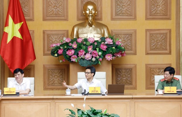 Deputy Prime Minister Vu Duc Dam speaks at the meeting. (Photo: VNA)