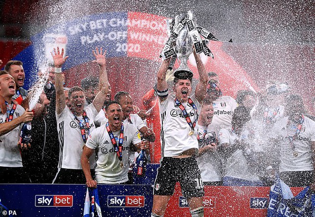 Niềm vui của Fulham sau khi giành quyền thăng hạng