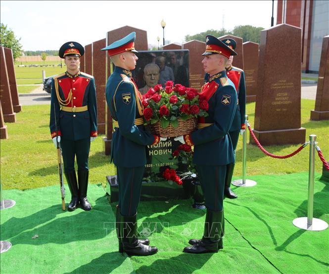 Lễ đặt bia tưởng niệm cố Thượng tướng Khiupenen tại Nghĩa trang Trung ương của Bộ Quốc phòng Nga. Ảnh: Trần Hiếu/Pv TTXVN tại LB Nga
