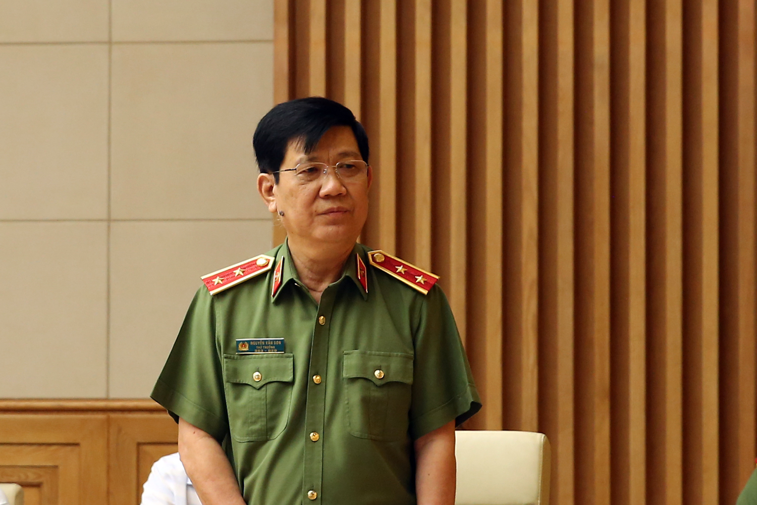 Thứ trưởng Bộ Công an Nguyễn Văn Sơn phát biểu tại cuộc họp. Ảnh: VGP/Đình Nam 