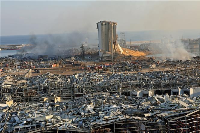 Vụ nổ 2.750 tấn amoni nitrat xảy ra trong quá trình hàn tại nhà kho. Ảnh: AFP/TTXVN