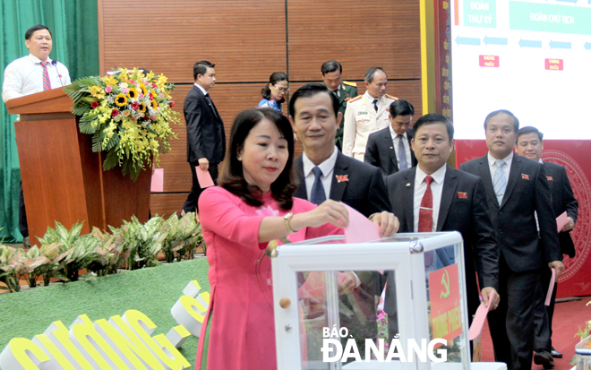 Đảng bộ quận Thanh Khê được Ban Thường vụ Thành ủy chọn để tiến hành đại hội điểm rút kinh nghiệm cho Đại hội Đảng bộ cấp trên cơ sở. Ảnh: Lam Phương 