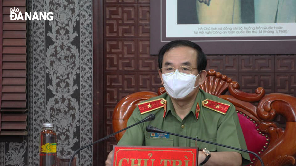 Thiếu tướng Vũ Xuân Viên, Giám đốc Công an thành phố họp giao ban trực tuyến với Công an các đơn vị, địa phương về công tác phòng, chống Covid-19. Ảnh: Cổng TTĐT thành phố