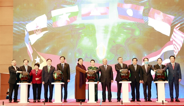 iệt Nam National Assembly Chairwoman Nguyễn Thị Kim Ngân and delegates pressed the symbolic button to launch the ASEAN Inter-Parliamentary Assembly (AIPA 41) website in a ceremony held in Hà Nội on Thursday. — VNA/VNS Photo Trọng Đức