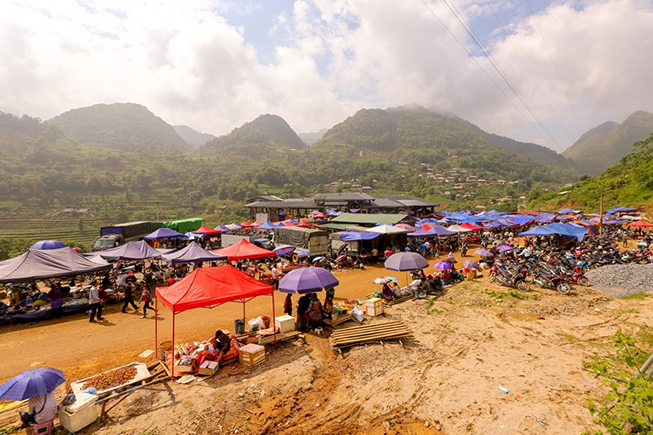 • Chợ phiên Cán Cấu thuộc địa phận xã Cán Cấu, huyện Si Ma Cai, tỉnh Lào Cai. (Ảnh: Minh Sơn/Vietnam+)