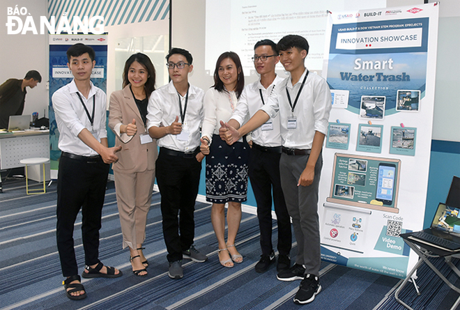 The Smart Water Trash’ project team from the Da Nang University of Science and Technology in the recently held eProjects Innovation Showcase 2020