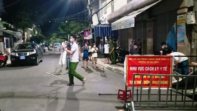 Khu vực cách ly y tế tại phường An Hải Đông được dỡ bỏ phong tỏa vào tối 20-8. Ảnh: VĂN HOÀNG