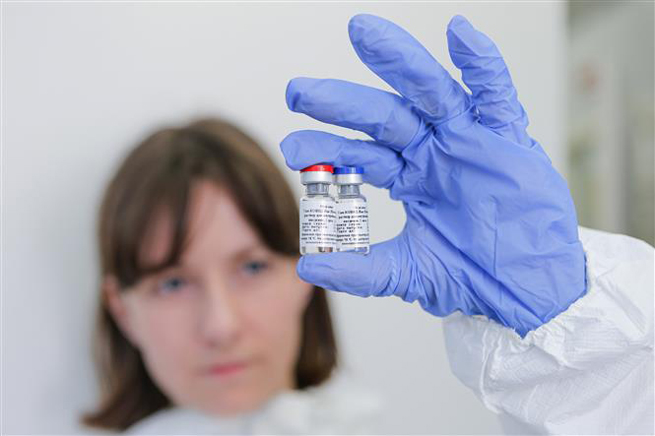  Vaccine ngừa Covid-19 do Trung tâm Nghiên cứu Dịch tễ học và Vi sinh học Quốc gia Nga Gamaley (SIC) và Viện Nghiên cứu Trung ương 27 (TsNII) thuộc Bộ Quốc phòng Nga hợp tác phát triển. Ảnh: THX/ TTXVN
