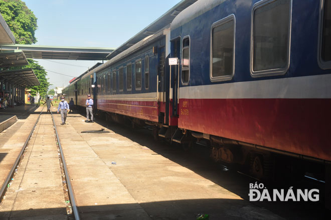 Tổng Công ty Đường sắt Việt Nam được đề nghị mở 2 chuyến tàu chở học sinh, sinh viên rời Đà Nẵng. Ảnh: PHƯƠNG UYÊN