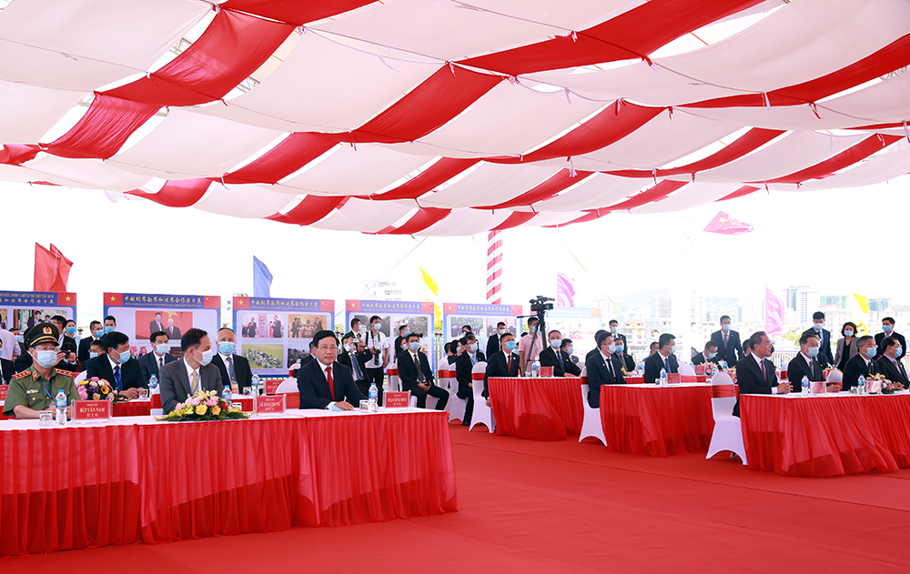 Đoàn đại biểu Việt Nam và Trung Quốc (bên phải) tại sự kiện. Ảnh: VGP/Hải Minh