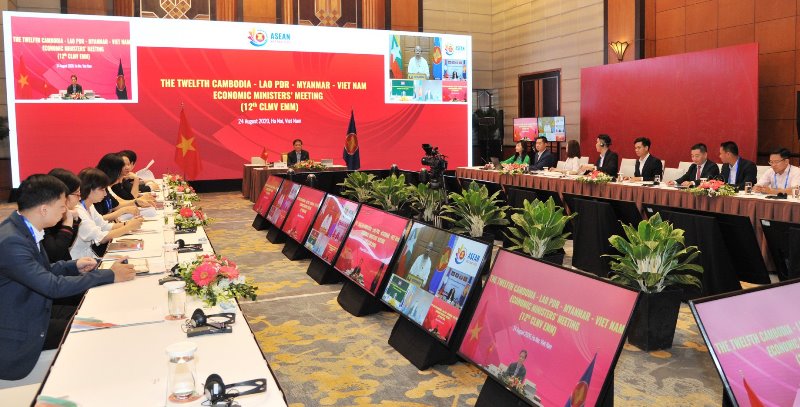 Hội nghị Bộ trưởng Kinh tế các nước Campuchia - Lào - Myanmar - Việt Nam lần thứ 12 (CLMV EMM 12) đã diễn ra tại Hà Nội theo hình thức họp trực tuyến. 