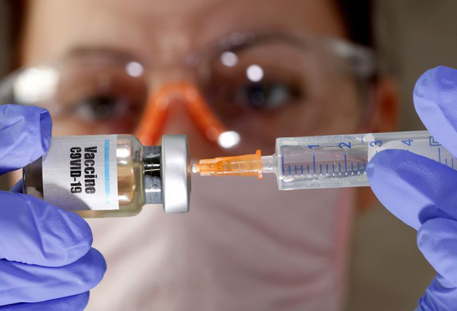 Hiện nay, trên thế giới có rất nhiều dự án vắc-xin ngừa Covid-19 được nghiên cứu và phát triển. Ảnh: Reuters