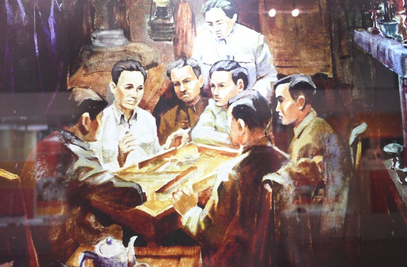 Bác Hồ cùng các đồng chí tại Hội nghị thành lập Đảng Cộng sản Việt Nam, với sự hợp nhất của 3 tổ chức Cộng sản trong nước.