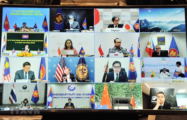 Economic ministers from ASEAN member countries, Australia, China, India, Japan, the Republic of Korea, New Zealand, Russia and the US meet virtually on August 28 (Photo: VNA)