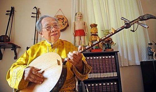 Late Professor Trần Văn Khê, a legendary musicologist, writer and teacher, as well as talented performer of Vietnamese music, devoted his life to introduce Vietnamese music to the world. — Photo courtesy of the HCM City National Museum 