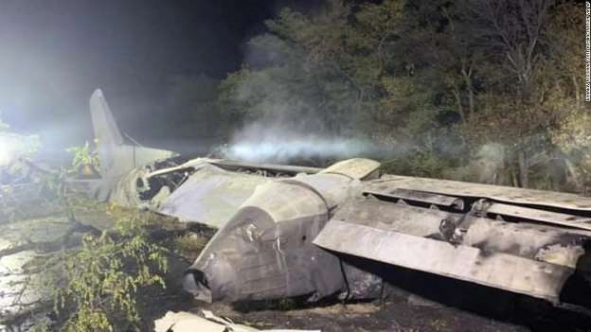Tai nạn máy bay ở Ukraine: Số người chết đã tăng lên 25