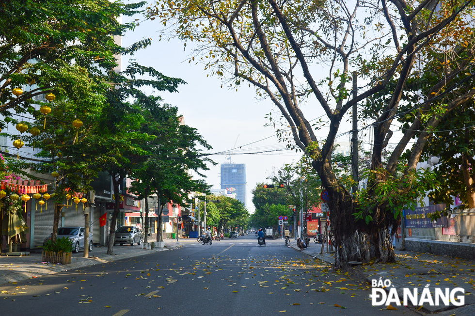 A peaceful atmosphere seen on a section of downtown Nguyen Thi Minh Khai Street, Hai Chau District