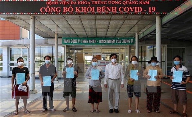 COVID-19 patients are given the all-clear at Quang Nam hospital (Photo: VNA)