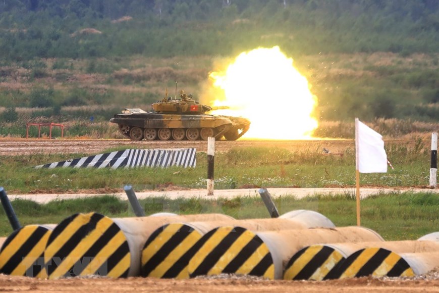 The Vietnamese tank team shows their strong will and excellent skills at the competition