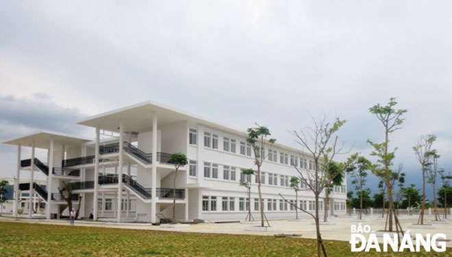 The Dam Quang Trung Junior High School in Lien Chieu District